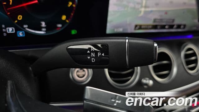Mercedes-Benz E-Class 2022 — Фото 9/20