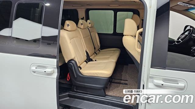 Hyundai Staria 2021 — ფოტო 11/20