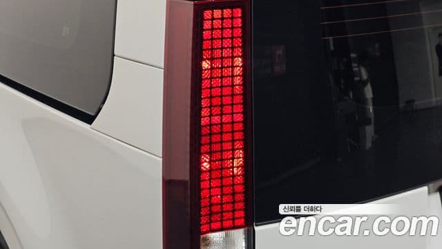 Hyundai Staria 2021 — Photo 13/38