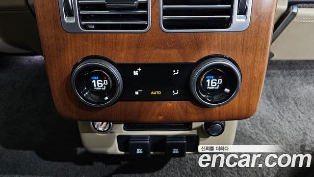 Land Rover Range Rover 2019 — Photo 35/46