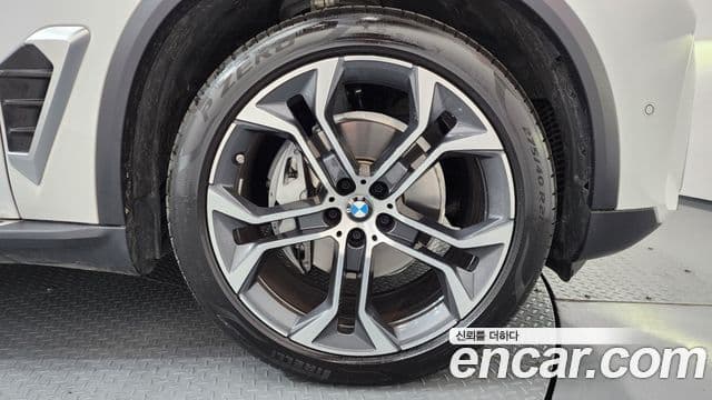 BMW X5 2025 — Photo 16/37