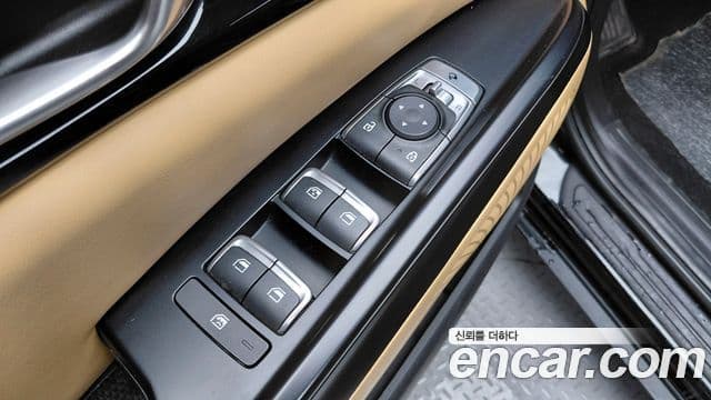 Kia Carnival 2021 — фото 18 из 20
