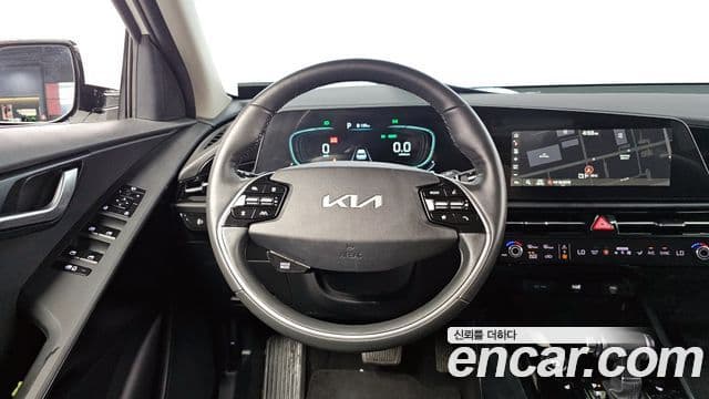 Kia Niro 2022 — фото 12 из 20