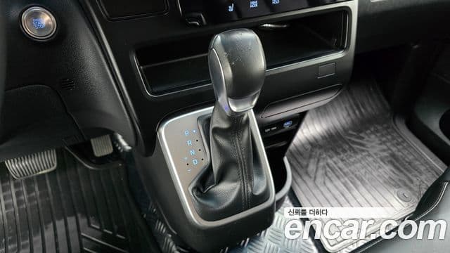 Hyundai Staria 2024 — Şəkil 9/20