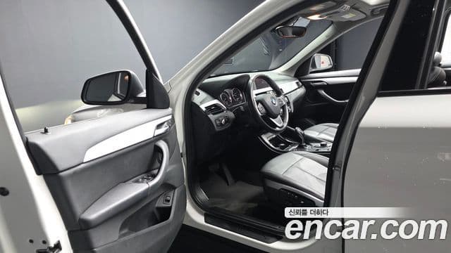BMW X1 2018 — Şəkil 8/20