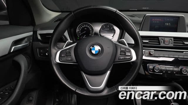 BMW X1 2018 — Şəkil 13/20