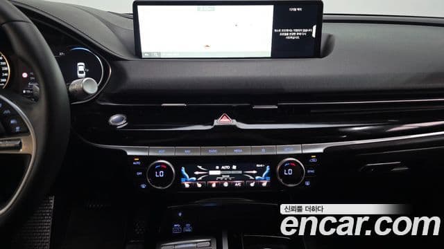 Genesis Electrified G80 2023 — ფოტო 13/20