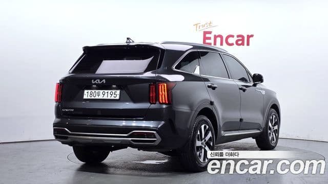 Kia Sorento 2023 — фото 1 из 20