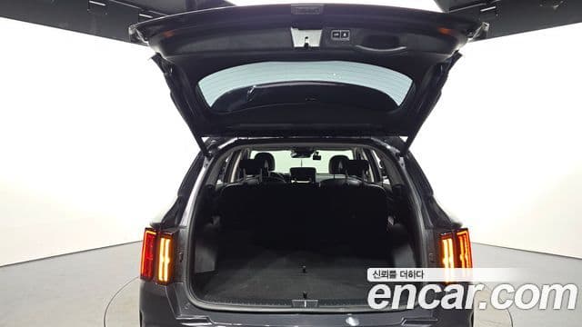 Kia Sorento 2023 — фото 16 из 20
