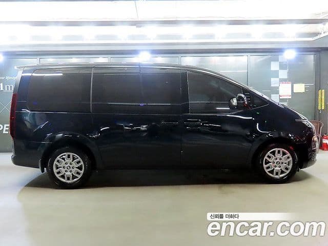 Hyundai Staria 2024 — ფოტო 2/20