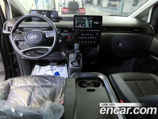 Hyundai Staria 2024 — ფოტო 8/20