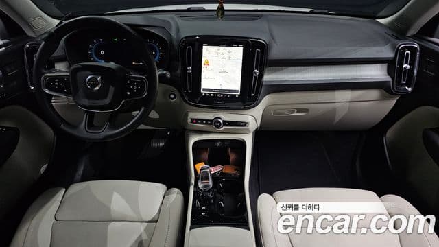 Volvo XC40 2025 — фото 7 из 20