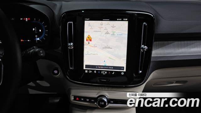 Volvo XC40 2025 — фото 14 из 20
