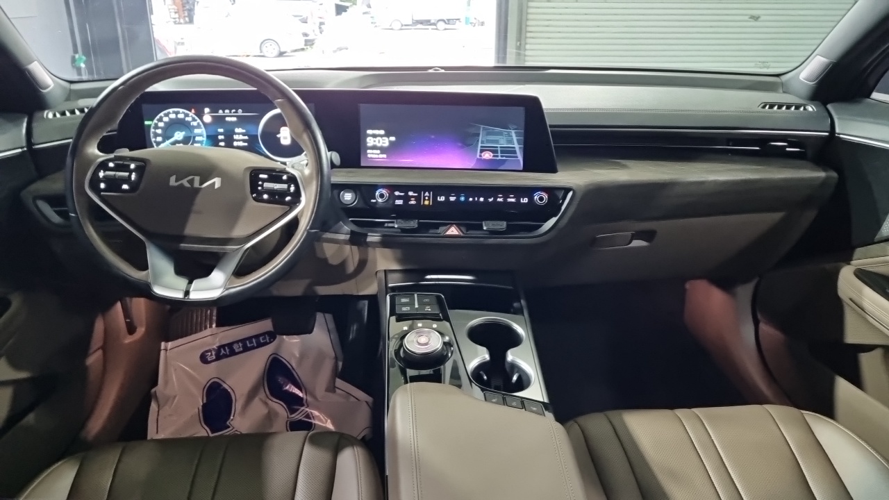 Kia K8 2022 — ფოტო 7/18