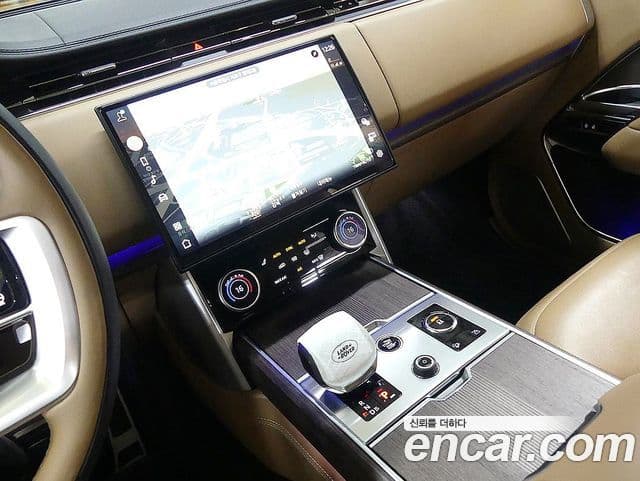 Land Rover Range Rover 2023 — ფოტო 12/20