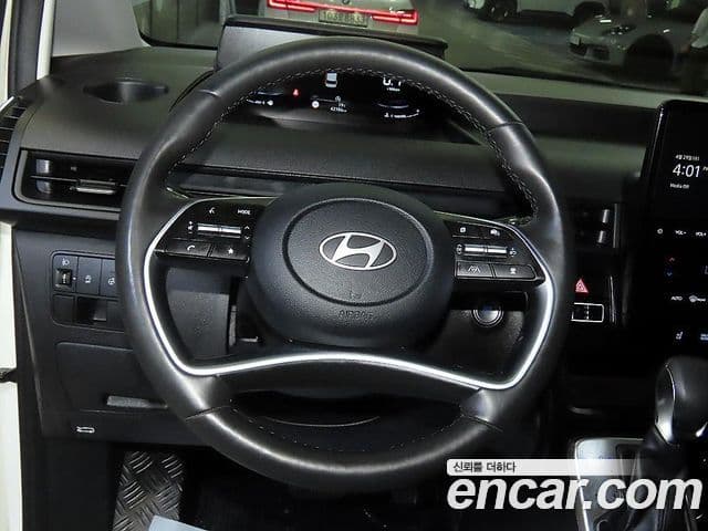 Hyundai Staria 2025 — ფოტო 11/20