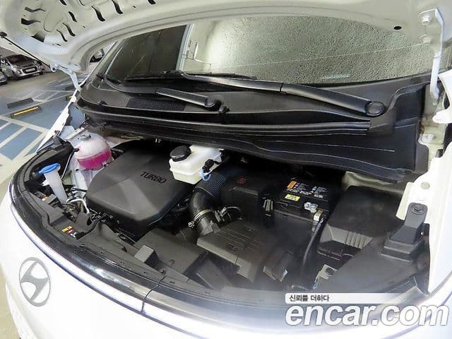 Hyundai Staria 2025 — фото 20 из 20