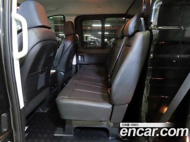Hyundai Staria 2025 — Şəkil 10/20