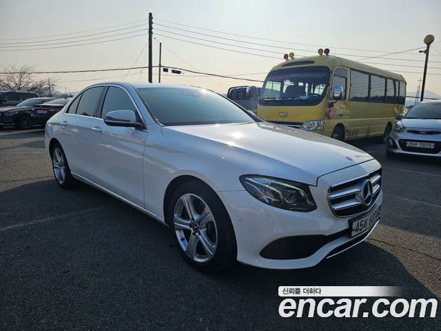 Mercedes-Benz E-Class 2018 — ფოტო 12/20