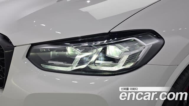 BMW X4 2025 — Photo 34/36