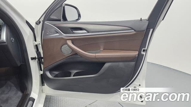 BMW X4 2025 — Photo 17/36