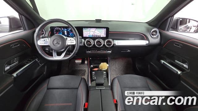 Mercedes-Benz GLB-Class 2022 — фото 7 из 20