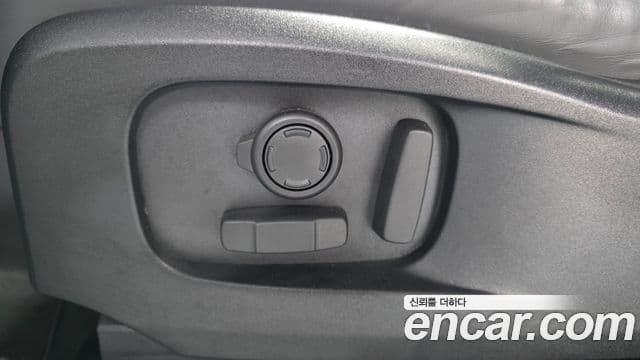 Land Rover Defender 2024 — Photo 15/20