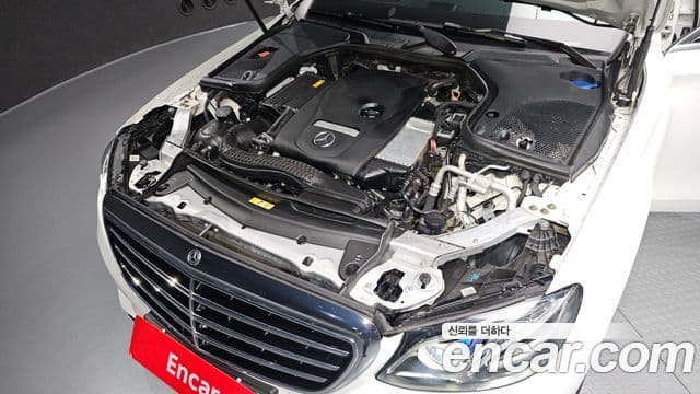 Mercedes-Benz E-Class 2019 — Фото 6/20