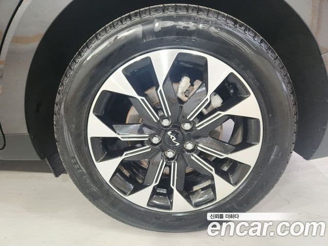 Kia Carnival 2023 — Şəkil 4/19