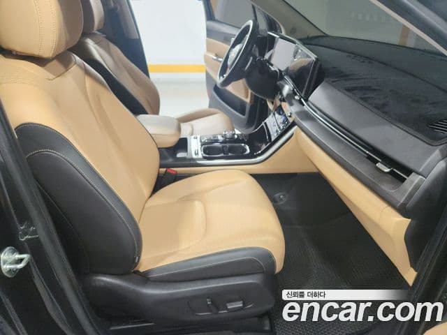 Kia Carnival 2023 — Şəkil 9/19