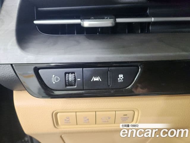 Kia Carnival 2023 — Şəkil 13/19