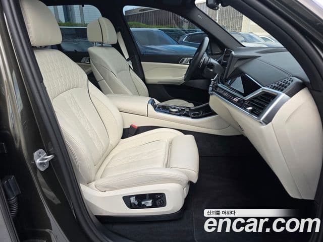 BMW X5 2025 — ფოტო 8/20