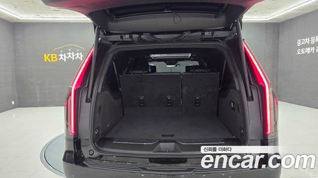 Cadillac Escalade 2023 — фото 10 из 20