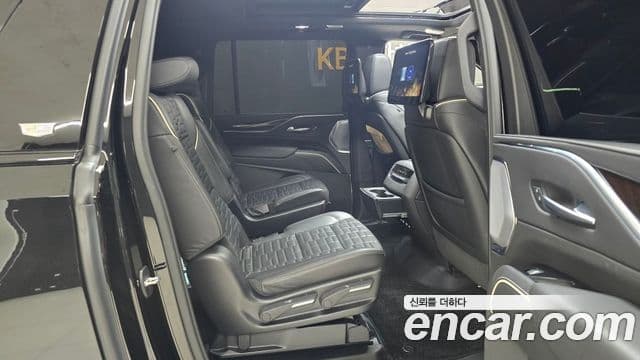 Cadillac Escalade 2023 — фото 7 из 20