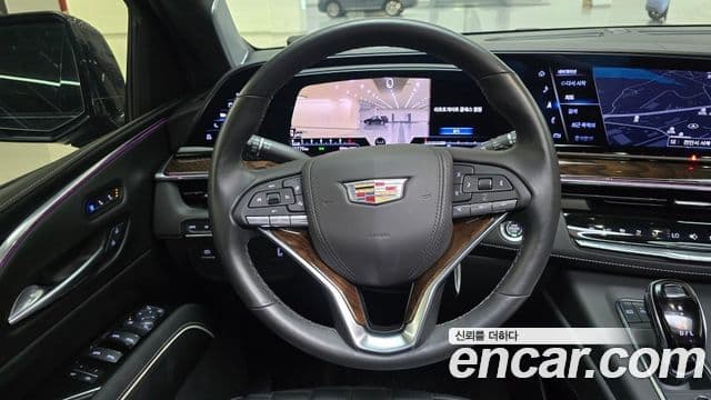 Cadillac Escalade 2023 — фото 16 из 20