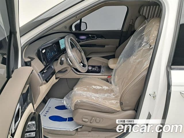 Kia Carnival 2021 — ფოტო 10/20