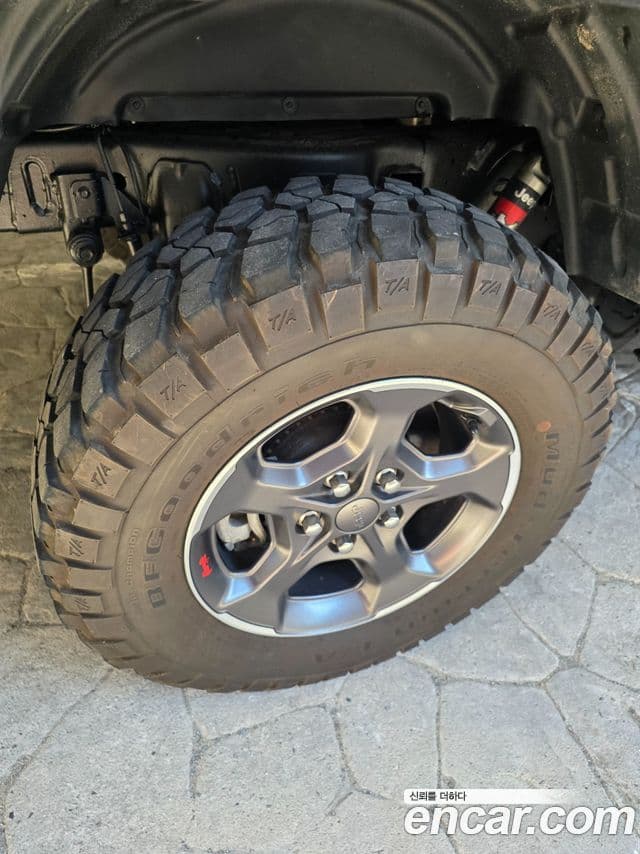 Jeep Gladiator 2020 — Şəkil 16/17