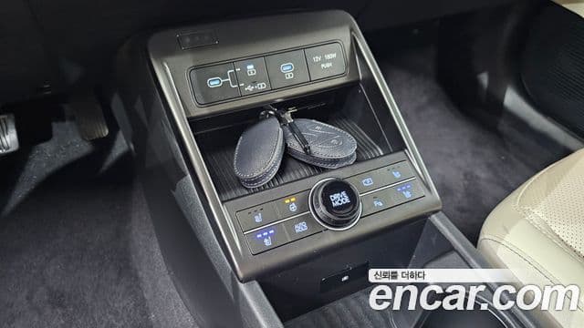 Hyundai Kona 2023 — ფოტო 17/20