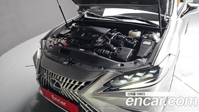 Lexus ES300h 2025 — Şəkil 6/20