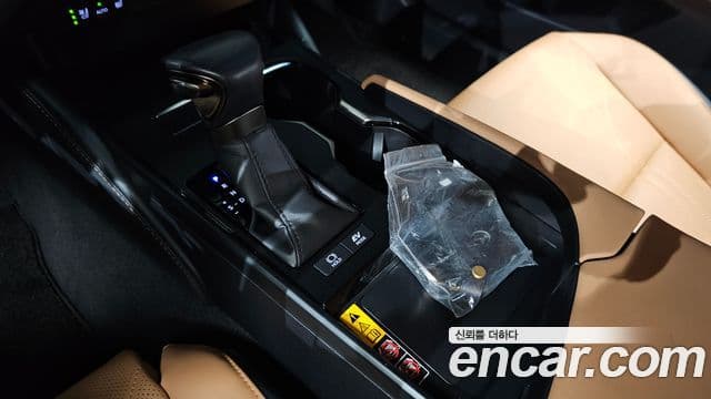 Lexus ES300h 2025 — фото 9 из 20