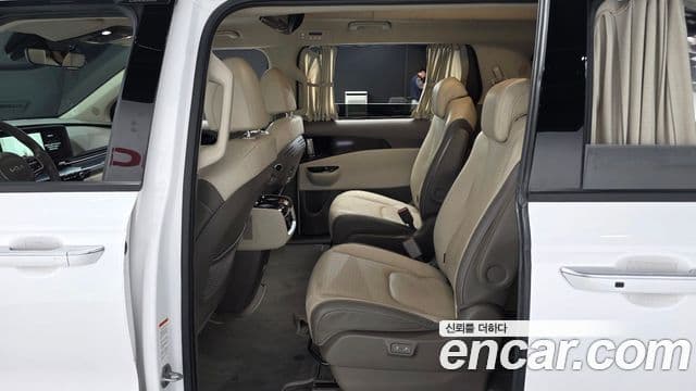 Kia Carnival 2022 — ფოტო 12/20