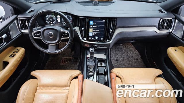 Volvo V60 Cross Country 2020 — фото 7 из 20
