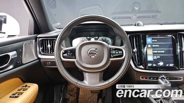Volvo V60 Cross Country 2020 — фото 12 из 20