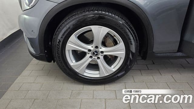 Mercedes-Benz GLC-Class 2018 — Şəkil 5/20