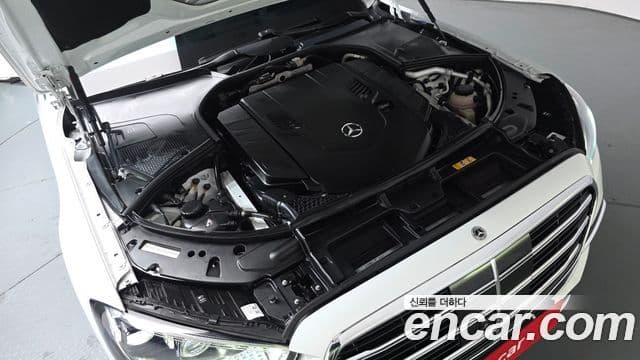 Mercedes-Benz S-Class 2024 — Photo 16/39