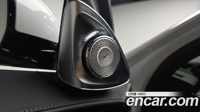 Mercedes-Benz S-Class 2024 — Photo 27/39