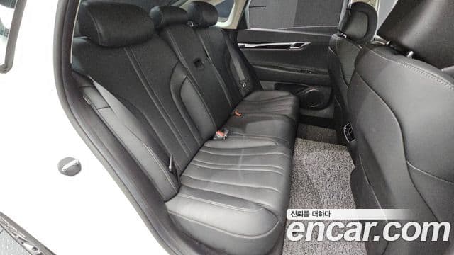 Genesis G80 2021 — ფოტო 29/33