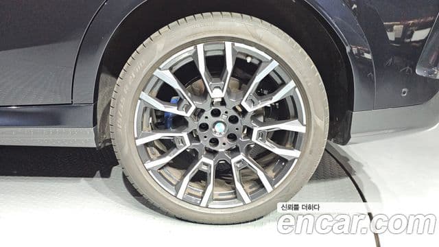 BMW X6 2025 — Photo 28/32