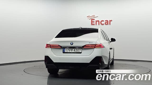 BMW 5 Series 2023 — Şəkil 4/20