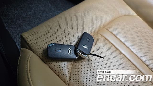 Kia K5 2020 — ფოტო 16/20